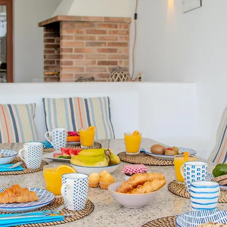Achaman - Peace, Sea Views And Heated Pool 펜션