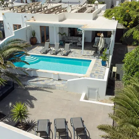 Achaman - Peace, Sea Views And Heated Pool 펜션 플라야블랑카