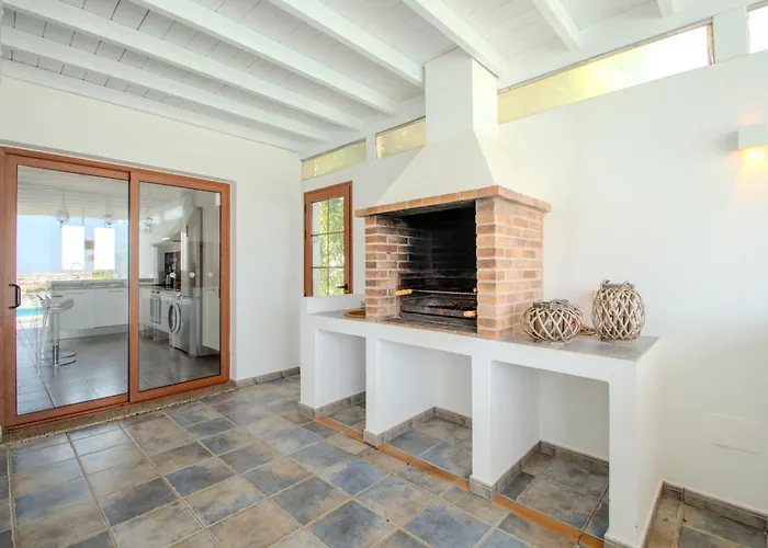 Semesterbostad Achaman - Peace, Sea Views And Heated Pool