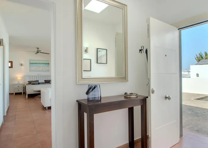 Semesterbostad Achaman - Peace, Sea Views And Heated Pool