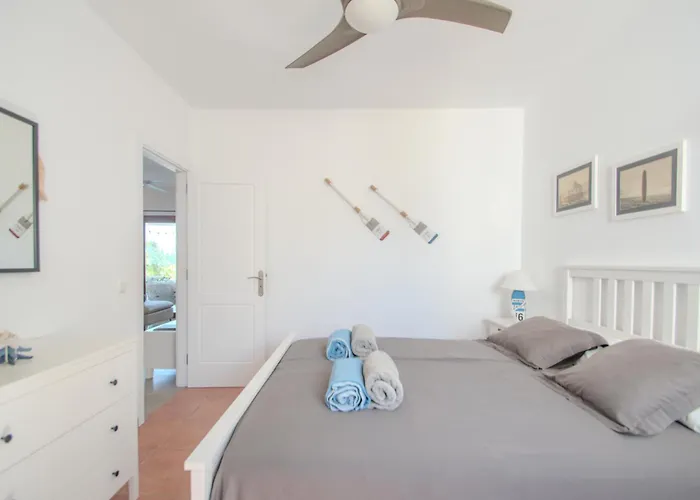 Achaman - Peace, Sea Views And Heated Pool Semesterbostad