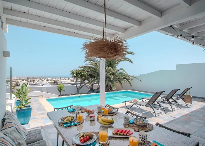 Achaman - Peace, Sea Views And Heated Pool Semesterbostad Playa Blanca (Lanzarote)