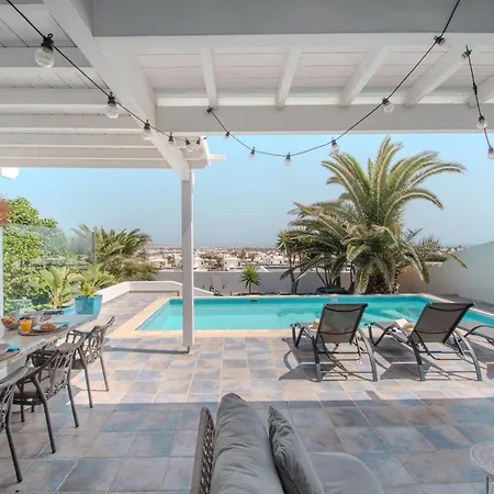 Achaman - Peace, Sea Views And Heated Pool
